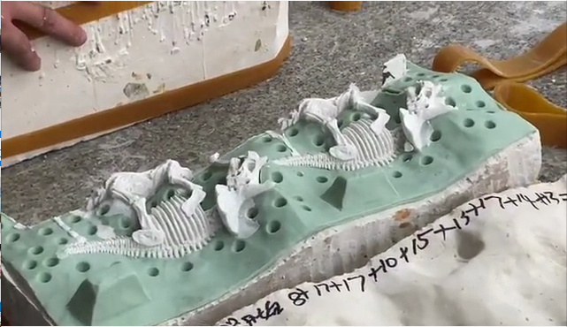 怎么操作注射成型硅膠 ？